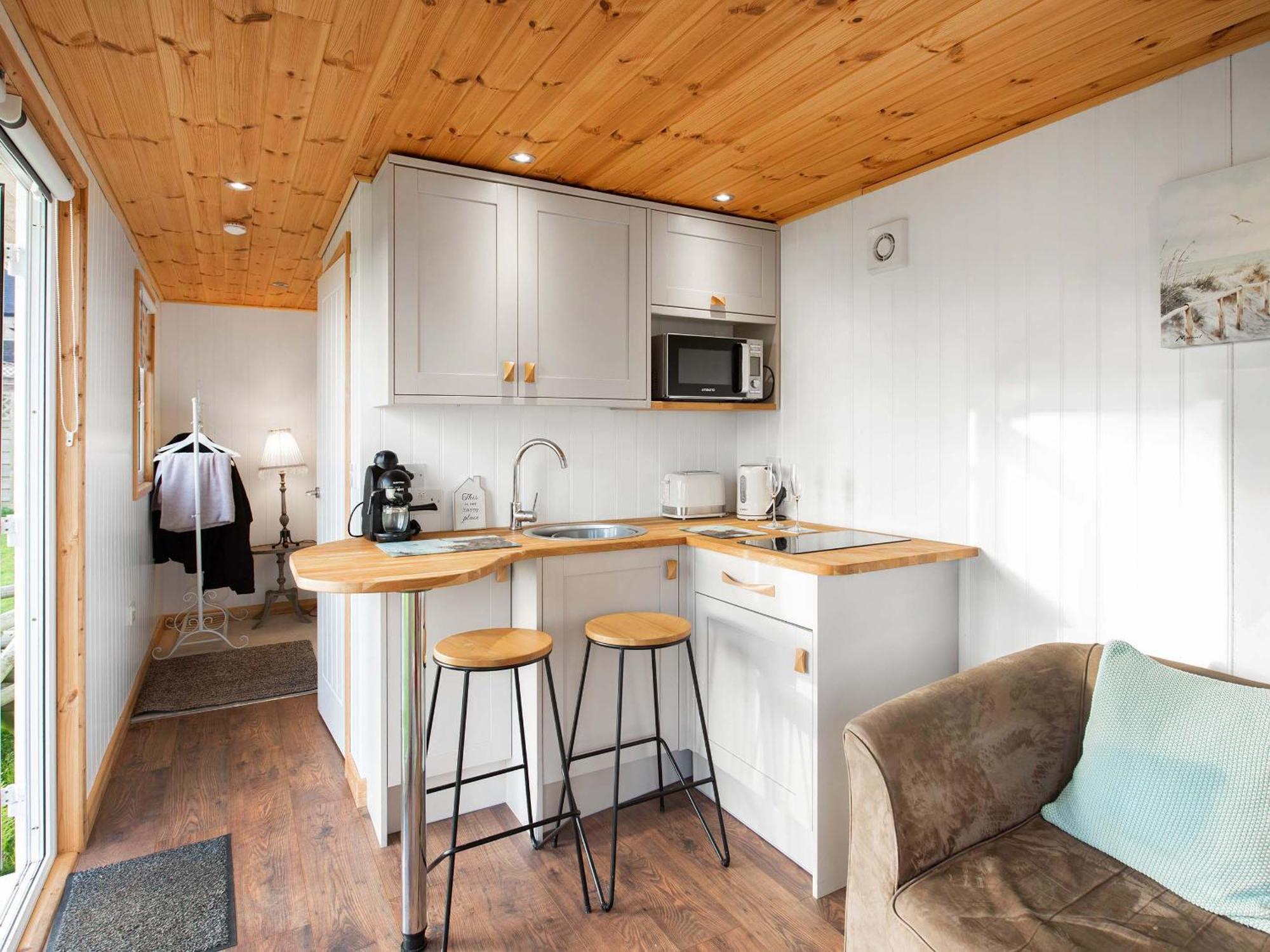 School Lodge Burwarton Bagian luar foto