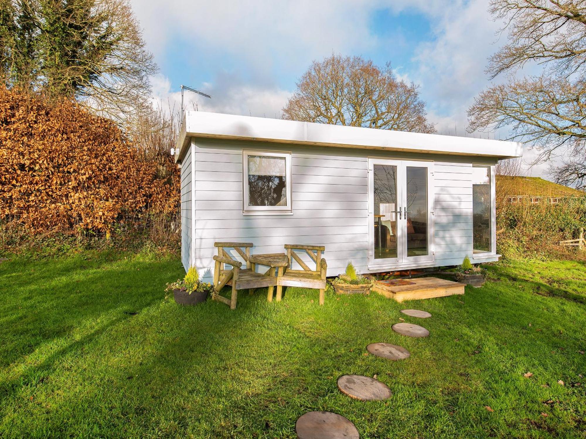 School Lodge Burwarton Bagian luar foto
